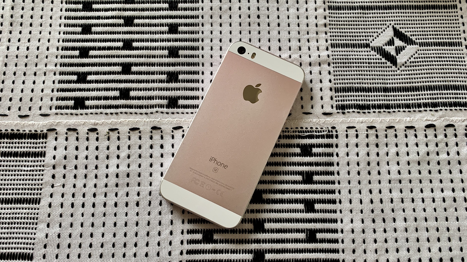 Review iPhone SE 2016 đời đầu sau 6 năm sử dụng