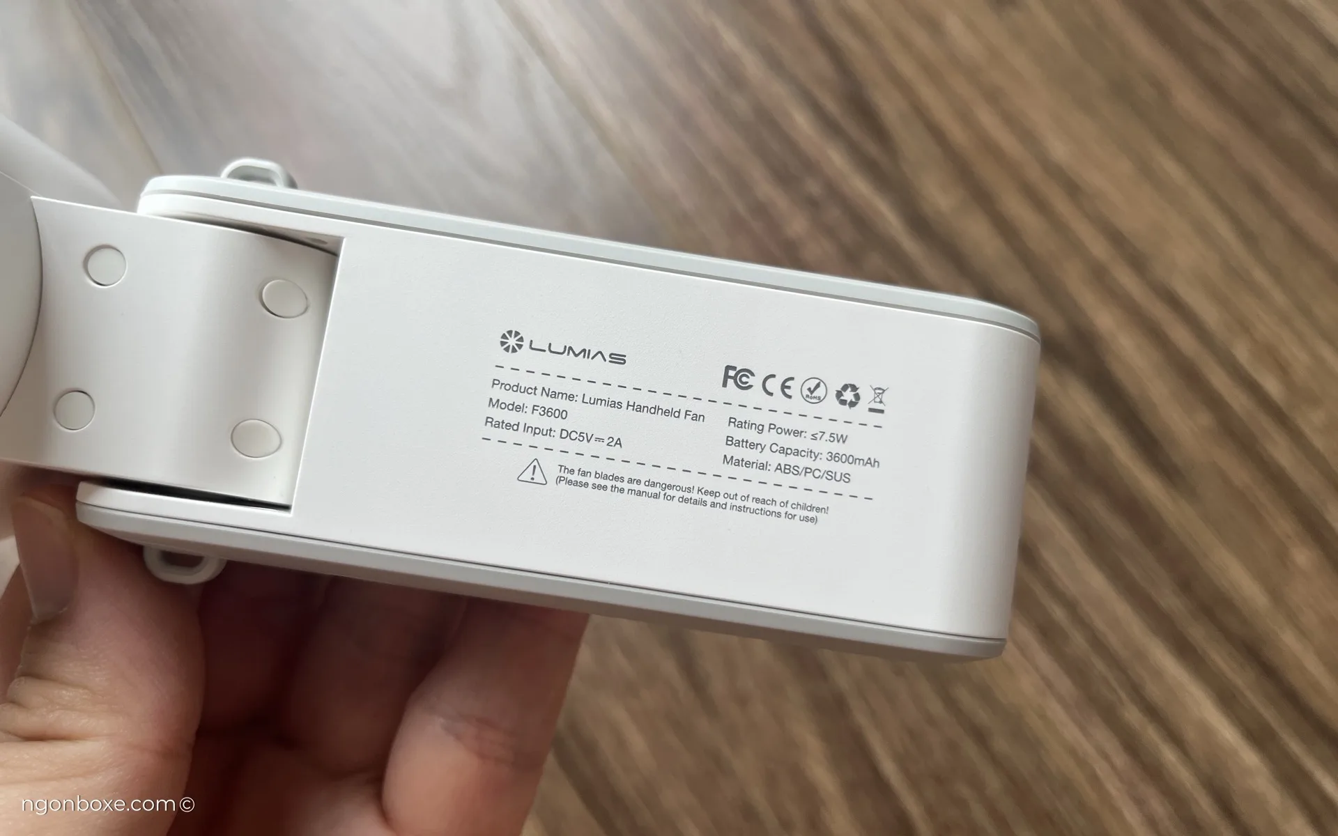 review-quat-cam-tay-tich-dien-lumias-f3600